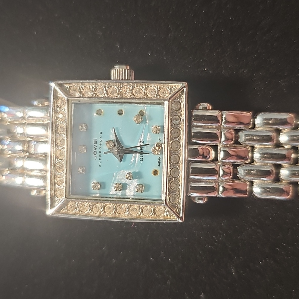 Alfred Sung Women's Wristwatch